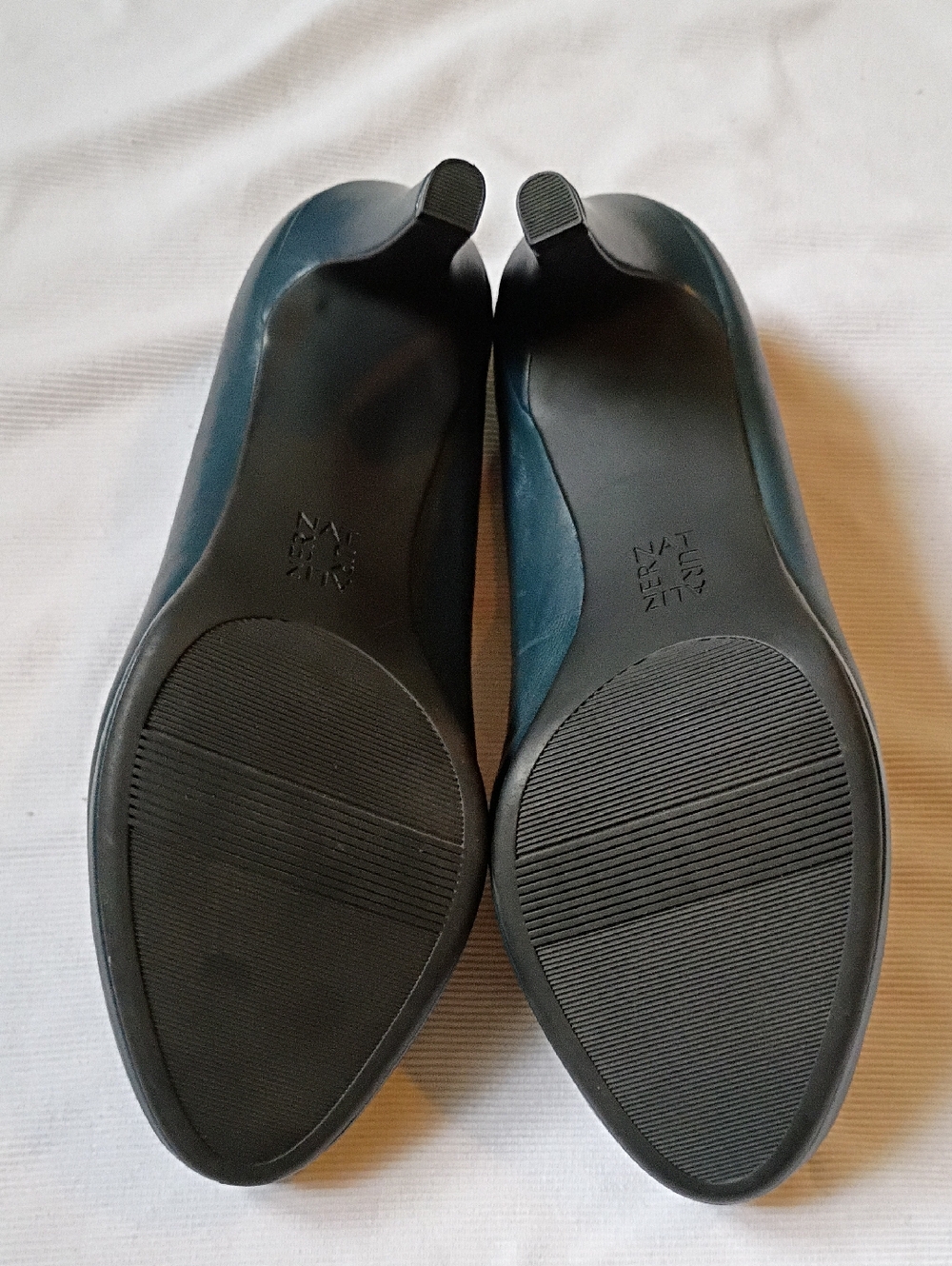Naturalizer Michelle Navy Blue Classic Pump - Picture 6 of 9